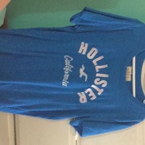 Hollister tee